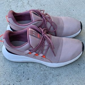 Women’s underarmour shoes
